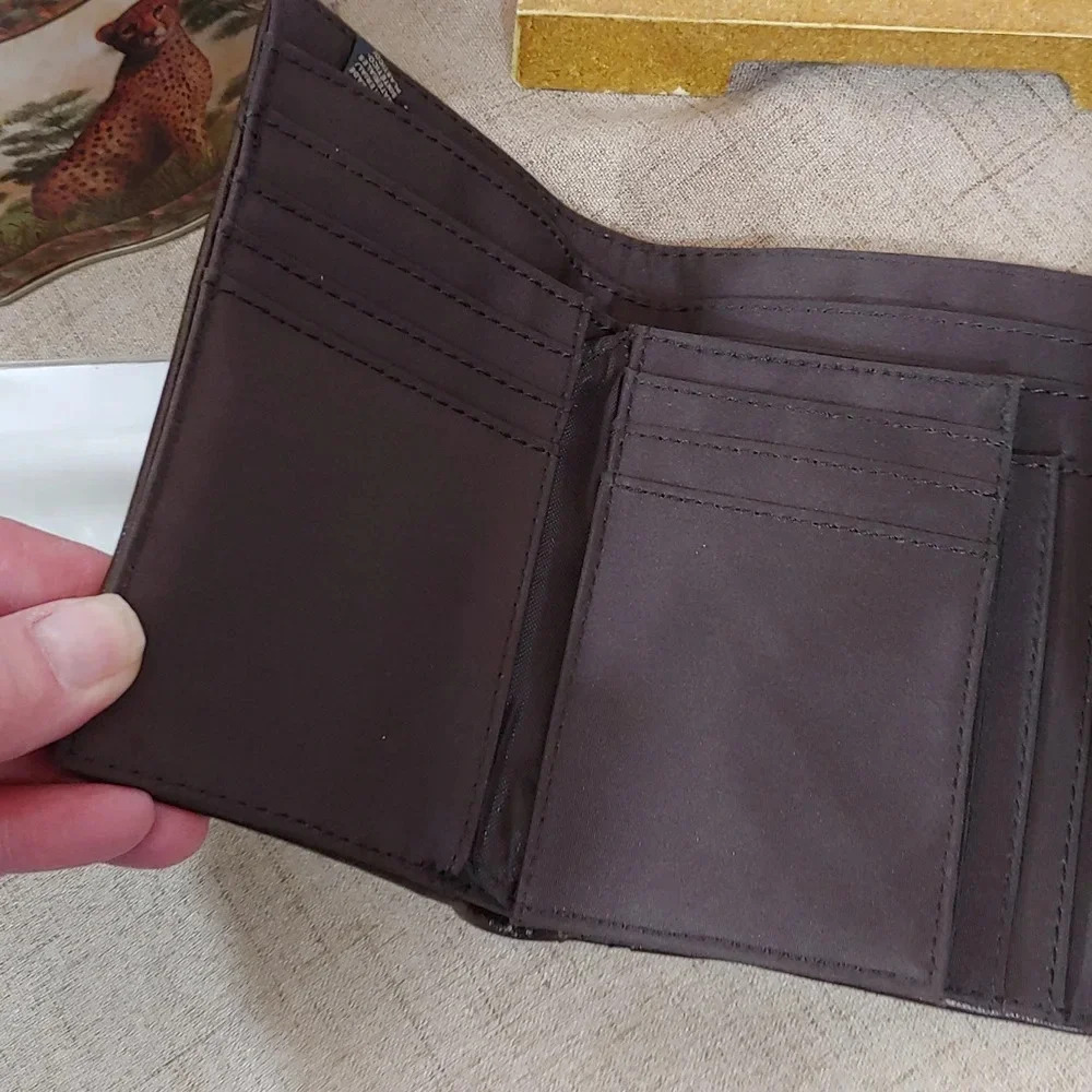 Women's Wallet by Relic - Picture 4 of 10